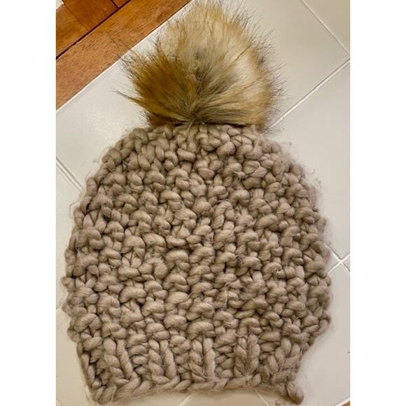 Brown/Tan Women's Beanie - Picture 1 of 3